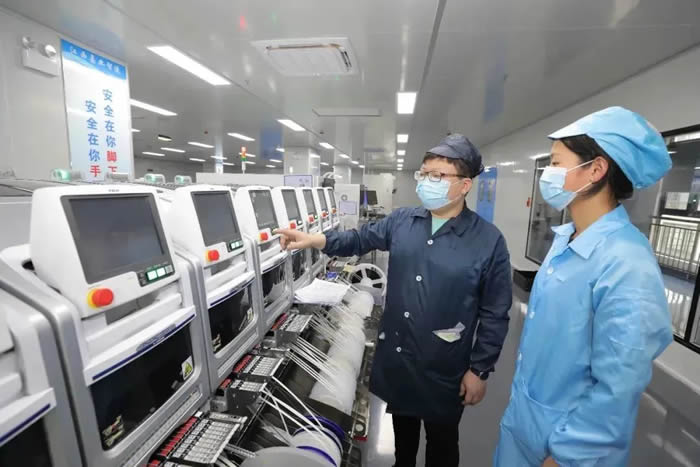 奮楫揚(yáng)帆加“數(shù)”行，九江經(jīng)開區(qū)強(qiáng)攻數(shù)字經(jīng)濟(jì)“一號(hào)發(fā)展工程”